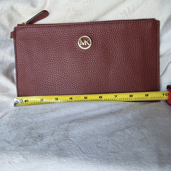 VINTAGE Y2K Michael Kors Jet Set Travel Large Pouch Burgundy Pebbled LIKE NEW - Picture 12 of 15